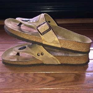 Birki’s Women Thong Sandal - Size 7 👣